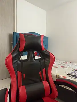 Snapshot of Leonarrrd_01 chatting on 03-13-26, 08:37 Leonarrrd 01 online show from 03-13-26, 08:37