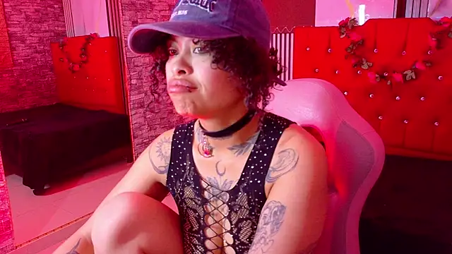 Snapshot of miahernadez303av chatting on 02-12-26, 04:18 miahernadez303av online show from 02-12-26, 04:18