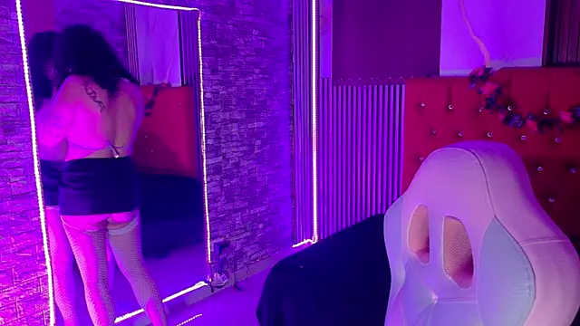 Snapshot of miahernadez303av chatting on 03-11-26, 05:02 miahernadez303av online show from 03-11-26, 05:02