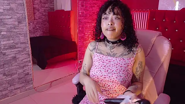 miahernadez303av online show from 07-25-26, 03:37