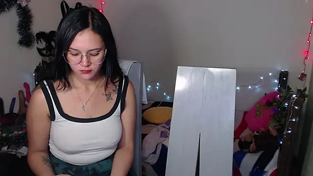 Snapshot of Antonella_Cruz02 chatting on 12-19-24, 04:45 Antonella Cruz02 online show from 12-19-24, 04:45