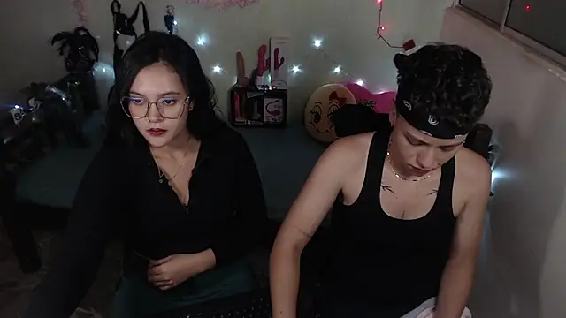 Snapshot of Antonella_Cruz02 chatting on 02-19-25, 02:12 Antonella Cruz02 online show from 02-19-25, 02:12