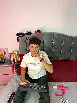 Antonella Cruz02 online show from 05-17-26, 06:55