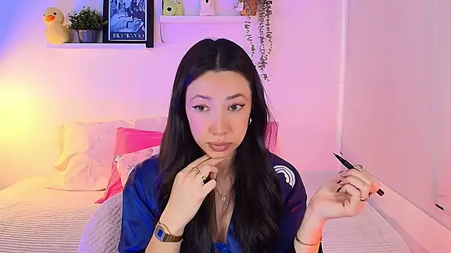 lilyy evanss online show from 11-19-25, 09:26