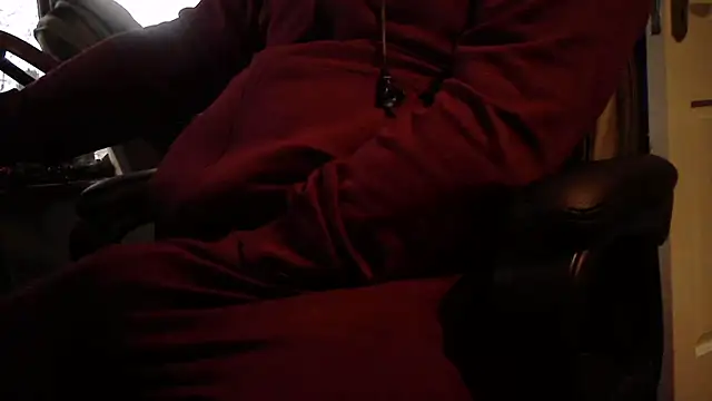 Snapshot of IrishCock30 chatting on 12-18-25, 02:56 IrishCock30 online show from 12-18-25, 02:56