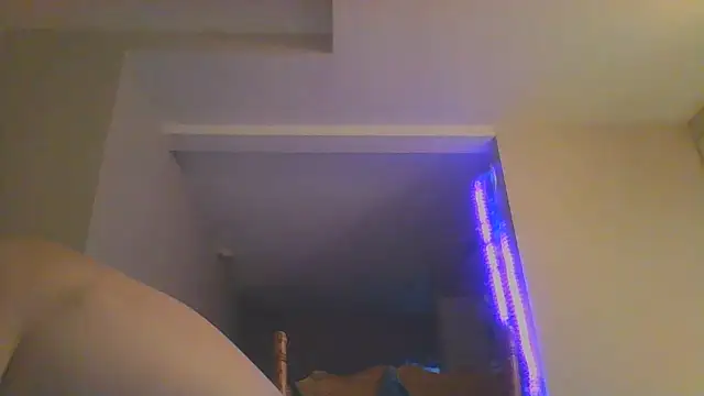 Snapshot of Buddy_Cuck chatting on 12-02-25, 01:28 Buddy Cuck online show from 12-02-25, 01:28