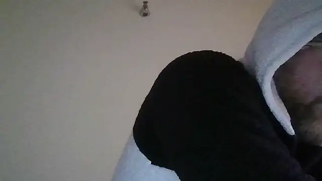 Snapshot of Buddy_Cuck chatting on 02-18-26, 06:04 Buddy Cuck online show from 02-18-26, 06:04