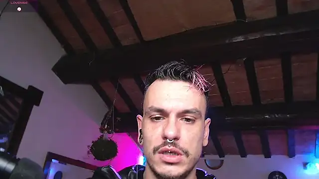 Snapshot of cek_186 chatting on 12-18-24, 05:21 cek 186 online show from 12-18-24, 05:21
