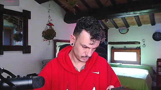 Snapshot of cek_186 chatting on 12-25-24, 09:45 cek 186 online show from 12-25-24, 09:45