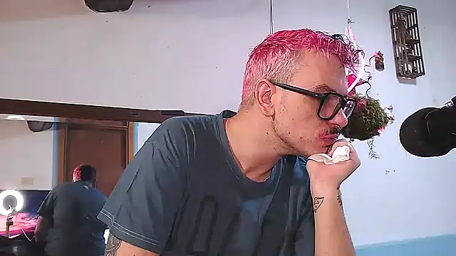 Snapshot of cek_186 chatting on 01-21-25, 07:58 cek 186 online show from 01-21-25, 07:58