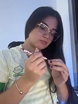 Snapshot of CamilaSofiia chatting on 11-30-25, 04:38 CamilaSofiia online show from 11-30-25, 04:38