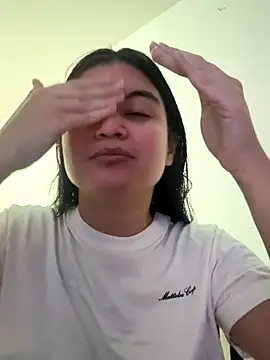 Snapshot of CamilaSofiia chatting on 12-17-25, 12:27 CamilaSofiia online show from 12-17-25, 12:27