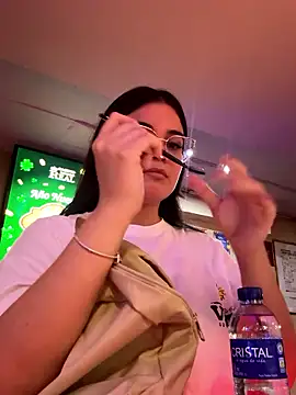 Snapshot of CamilaSofiia chatting on 01-12-26, 11:32 CamilaSofiia online show from 01-12-26, 11:32