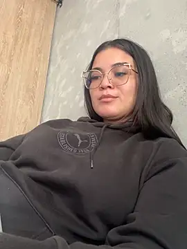 Snapshot of CamilaSofiia chatting on 02-15-26, 03:53 CamilaSofiia online show from 02-15-26, 03:53