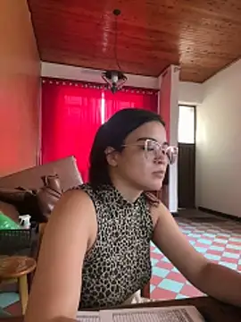 Snapshot of CamilaSofiia chatting on 03-04-26, 08:37 CamilaSofiia online show from 03-04-26, 08:37