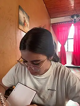 Snapshot of CamilaSofiia chatting on 03-09-26, 08:24 CamilaSofiia online show from 03-09-26, 08:24