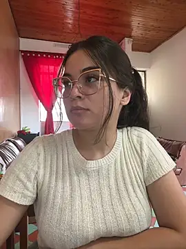 Snapshot of CamilaSofiia chatting on 03-12-26, 09:54 CamilaSofiia online show from 03-12-26, 09:54