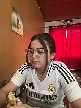 CamilaSofiia online show from 04-15-26, 09:59