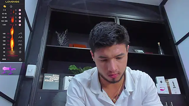 Snapshot of EdwardRoss_ chatting on 02-04-25, 11:49 EdwardRoss online show from 02-04-25, 11:49