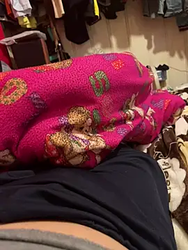 Snapshot of A6229 chatting on 12-12-24, 02:33 A6229 online show from 12-12-24, 02:33