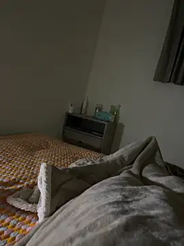 Snapshot of A6229 chatting on 12-15-24, 01:11 A6229 online show from 12-15-24, 01:11