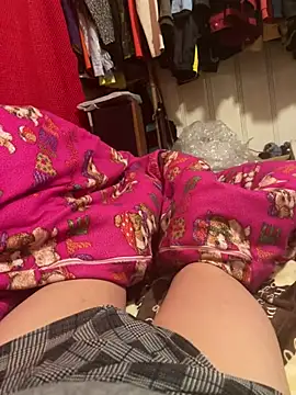 Snapshot of A6229 chatting on 01-31-25, 11:35 A6229 online show from 01-31-25, 11:35