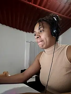 Snapshot of Julia_Pretinha chatting on 09-23-25, 12:30 Julia Pretinha online show from 09-23-25, 12:30