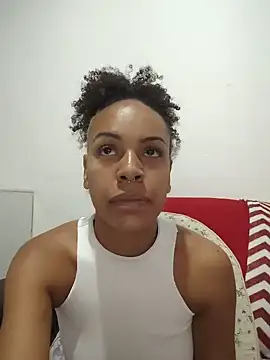 Julia Pretinha online show from 06-26-26, 12:42