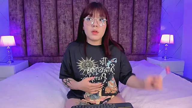 Fluffy Bubble21 online show from 02-21-25, 10:17