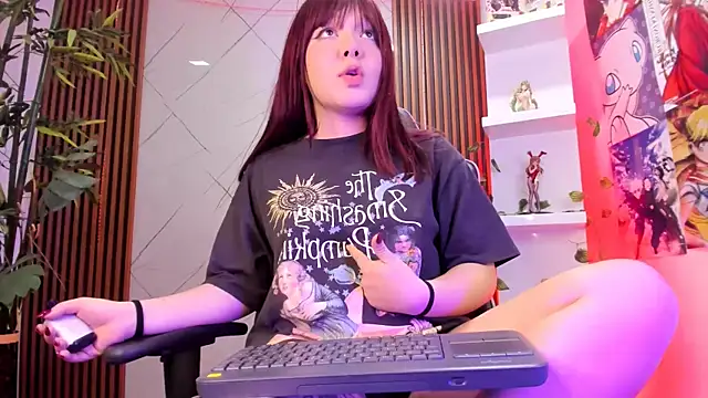 Fluffy Bubble21 online show from 03-06-25, 10:30