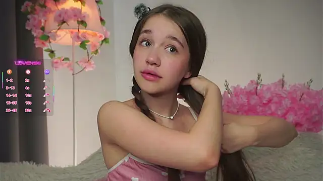 AmiLewis online show from 09-21-25, 01:07