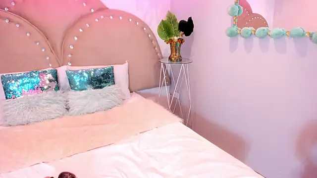 Snapshot of Miia_Thompsonn chatting on 10-01-25, 03:12 Miia Thompsonn online show from 10-01-25, 03:12