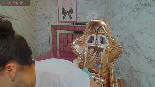 Snapshot of _mila_sweet_v chatting on 02-05-25, 01:11 mila sweet v online show from 02-05-25, 01:11