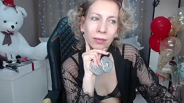 AdrianaSea online show from 02-05-25, 10:19