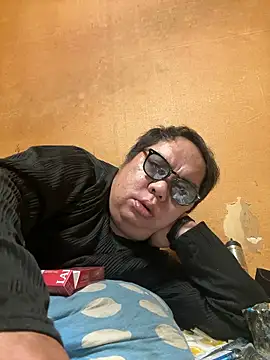 Snapshot of punk0805 chatting on 03-01-26, 01:24 punk0805 online show from 03-01-26, 01:24