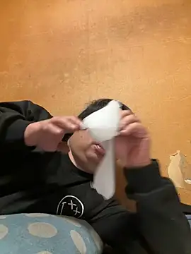 Snapshot of punk0805 chatting on 03-10-26, 12:21 punk0805 online show from 03-10-26, 12:21