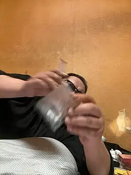 Snapshot of punk0805 chatting on 04-05-26, 01:52 punk0805 online show from 04-05-26, 01:52