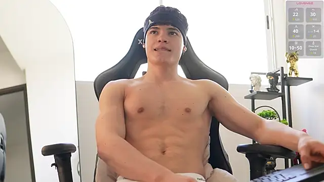 Max cortes1 online show from 10-21-25, 04:51