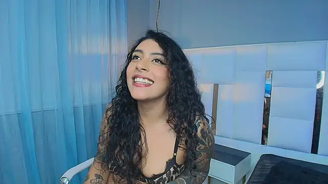 Snapshot of magic_marg chatting on 03-21-25, 11:45 magic marg online show from 03-21-25, 11:45