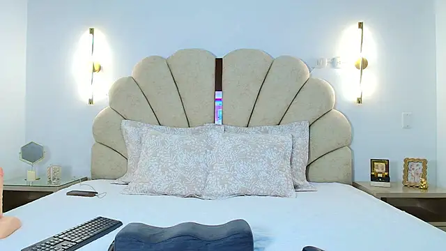 Snapshot of Meghanparker1 chatting on 11-26-25, 10:11 Meghanparker1 online show from 11-26-25, 10:11