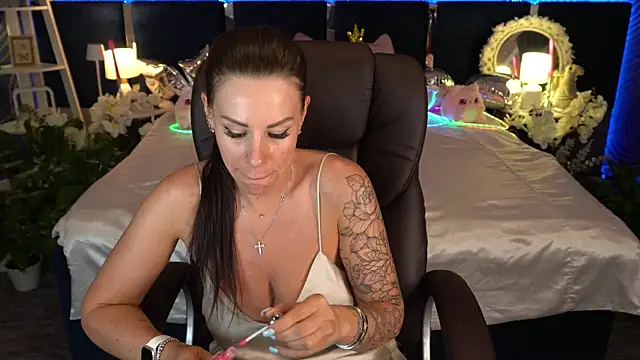 IsabellaFoxyy online show from 06-15-26, 12:29