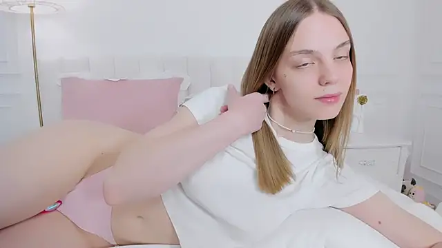 Snapshot of BELLALIMA chatting on 03-14-26, 02:28 BELLALIMA online show from 03-14-26, 02:28