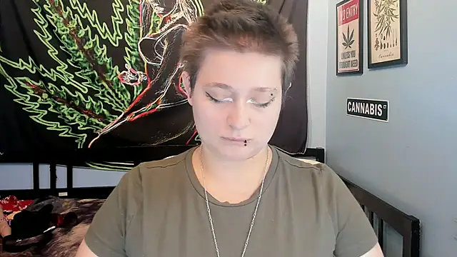 Snapshot of Chloenightmare chatting on 11-07-25, 10:54 Chloenightmare online show from 11-07-25, 10:54