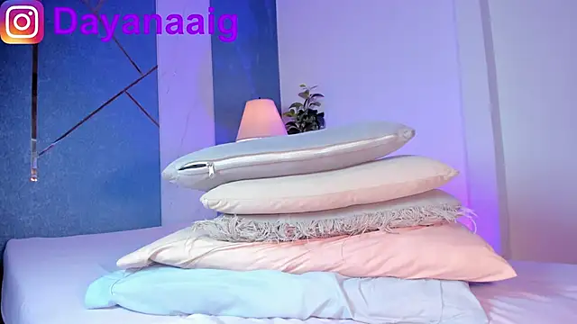 Voluptupus-girl online show from 04-11-26, 10:14