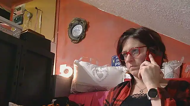 Snapshot of lanax chatting on 11-18-25, 02:21 lanax online show from 11-18-25, 02:21