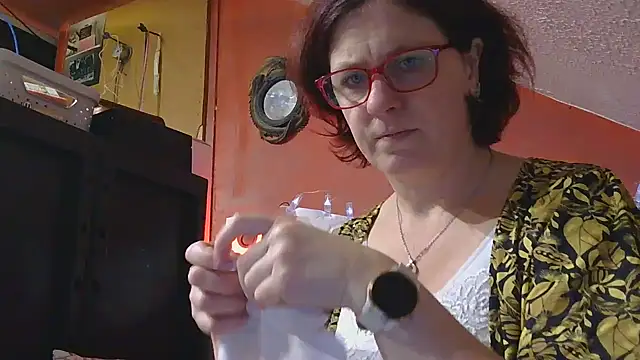 Snapshot of lanax chatting on 11-24-25, 01:44 lanax online show from 11-24-25, 01:44