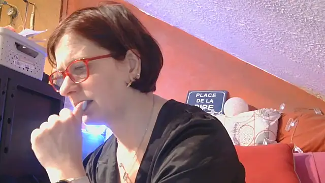Snapshot of lanax chatting on 05-11-26, 12:11 lanax online show from 05-11-26, 12:11