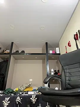 AlejoKhalifa  online show from 04-22-26, 10:28