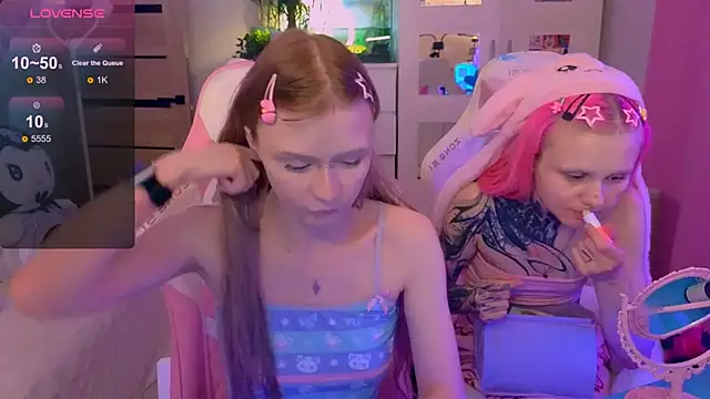 Snapshot of Britney_Lynch chatting on 10-28-25, 01:20 Britney Lynch online show from 10-28-25, 01:20