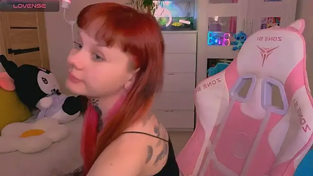 Snapshot of Britney_Lynch chatting on 11-07-25, 09:59 Britney Lynch online show from 11-07-25, 09:59